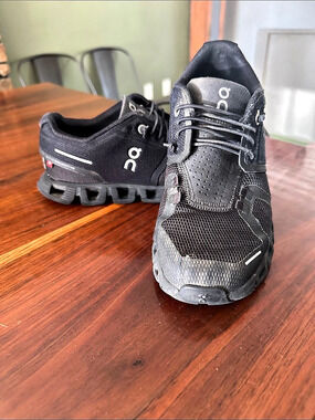 On Cloud X Women's Black Running Shoes US 7